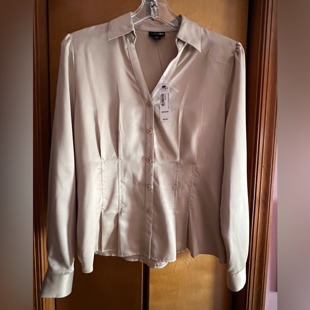 Champagne Adult Medium East 5th Blouse NWT